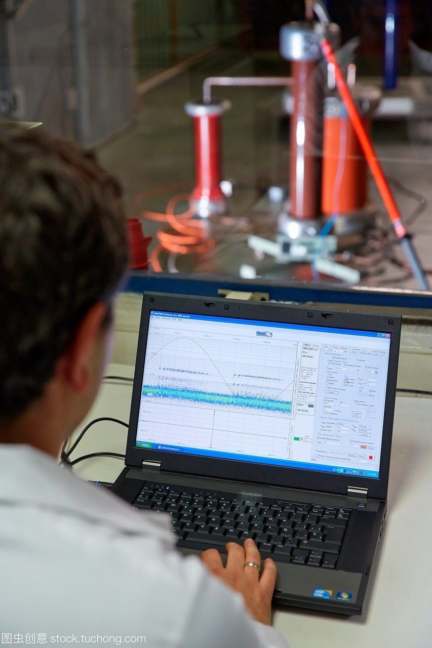 沖擊試驗(yàn)。設(shè)備用火花隙提升。高壓電氣實(shí)驗(yàn)室。電氣設(shè)備的認(rèn)證。技術(shù)服務(wù)行業(yè)。bizkaiatecnalia研究和創(chuàng)新巴斯克的國家西班牙。