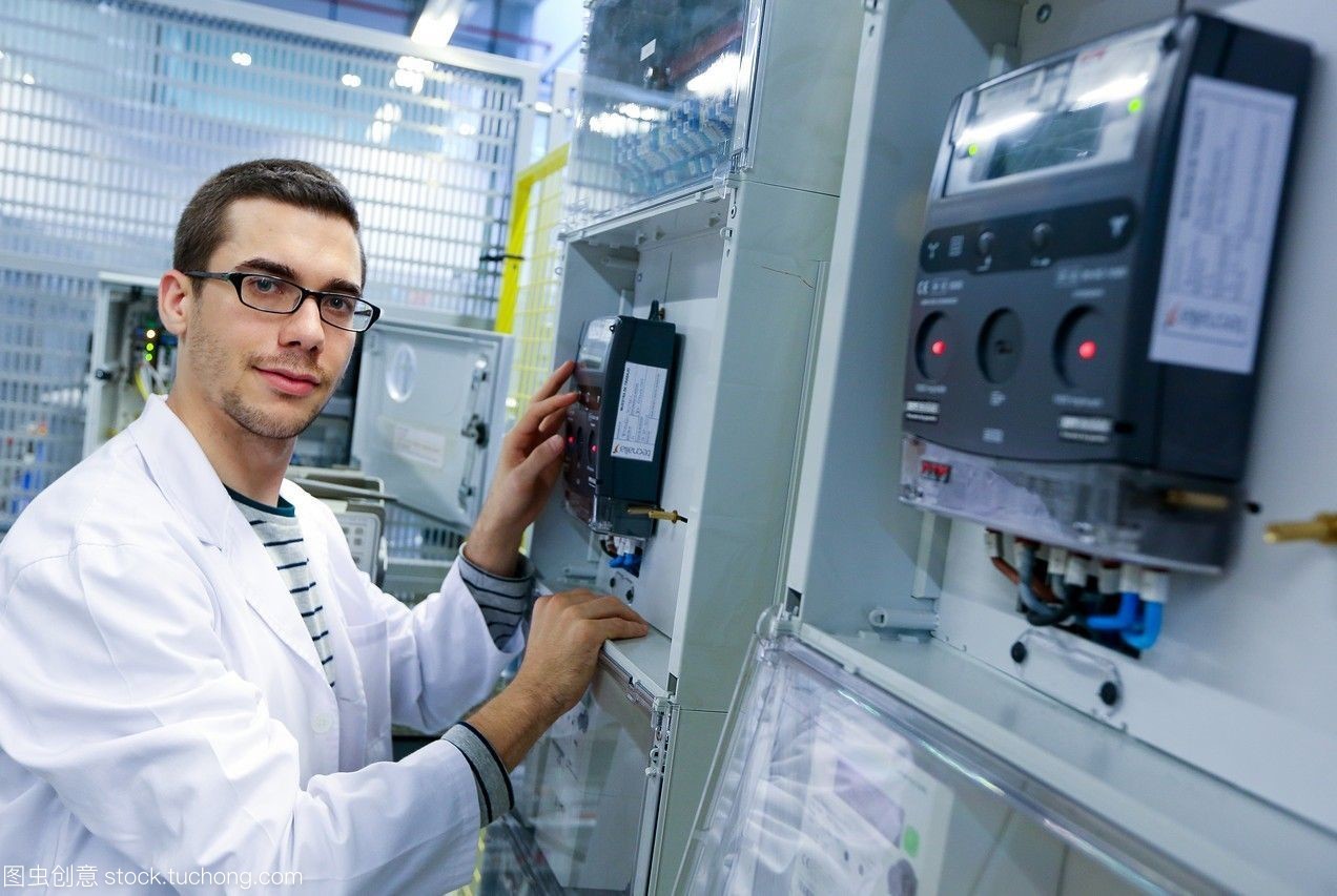 研究員。電器柜性能計數器。低壓微網絡。用于智能電網和智能電表的測試和證書服務。電力電子設備認證。技術服務行業。tecnaliaresearch&innovationbizkaiabasquecountry,西班牙。